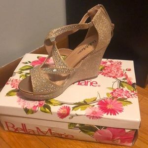 NWT Gold Sparkly Wedges